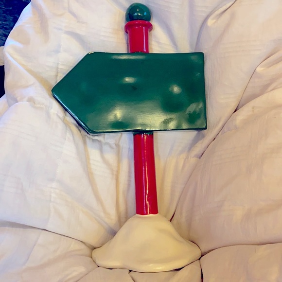 Rae Dunn Santa’s Workshop Direction Ceramic Sign Christmas Decor Seasona… - Picture 3 of 6